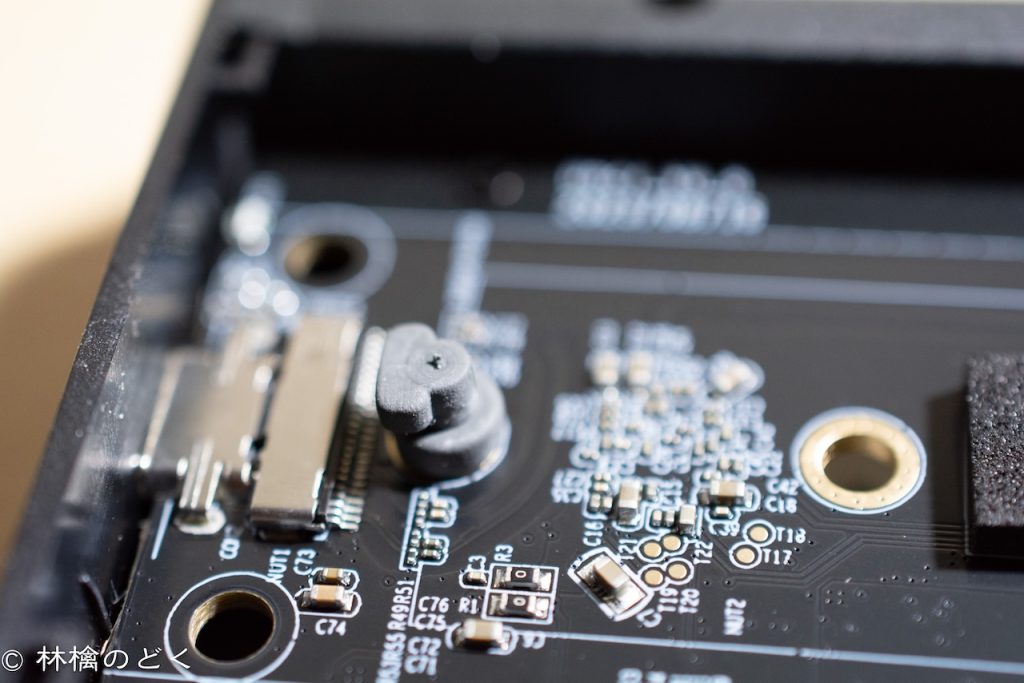 Satechi USB4 エンクロージャー